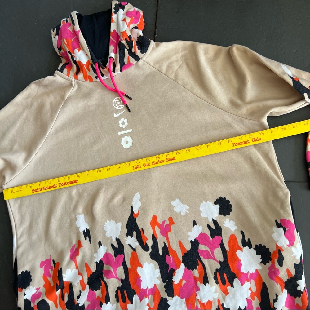 Nike Floral Print Hoodie in Beige, Pink, Orange, Black, White - Picture 9 of 15